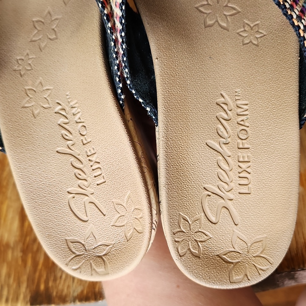 Skechers Luxe Foam Woven Multicolored Sandals sz 9‎ - Picture 9 of 16